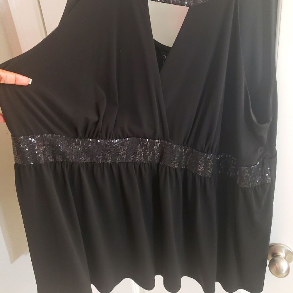 Black elegant top